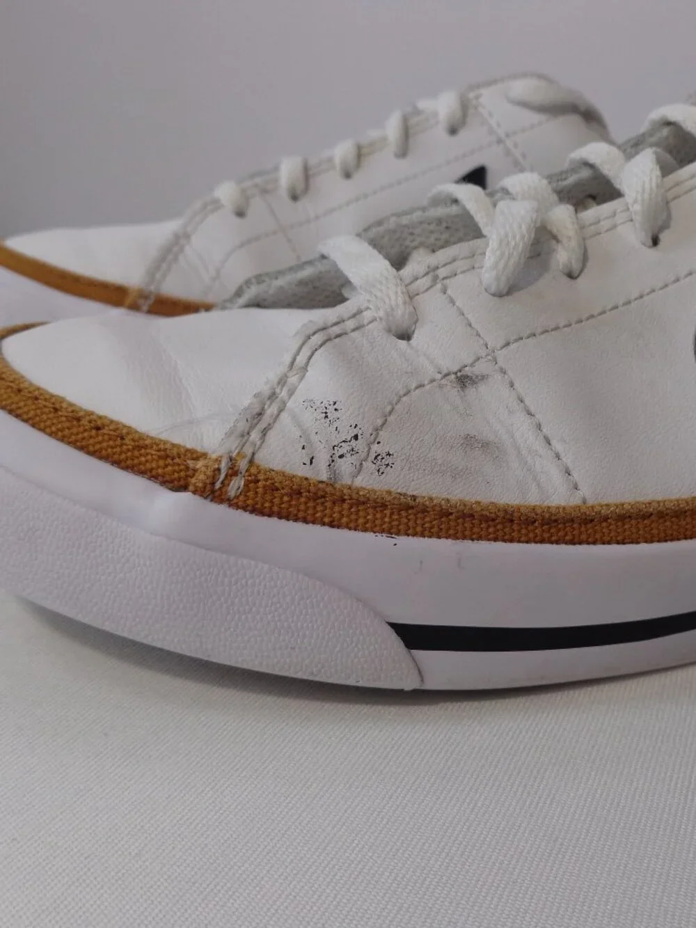 Nike Court Legacy (GS) Kids 5Y White/Black/Desert Ochre Leather Low DA5380-102